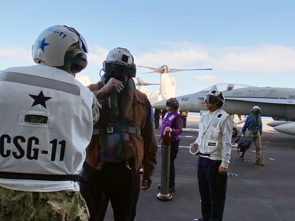 tau Nimitz ve My anh 2