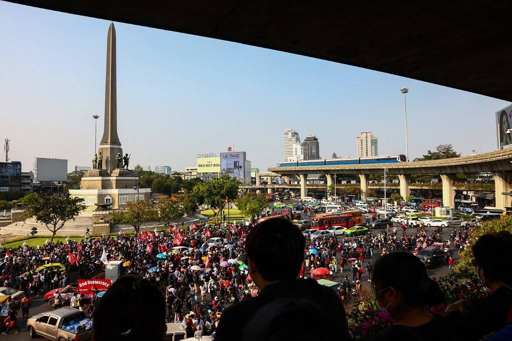 Nguoi bieu tinh Thai Lan tro lai duong pho hinh anh