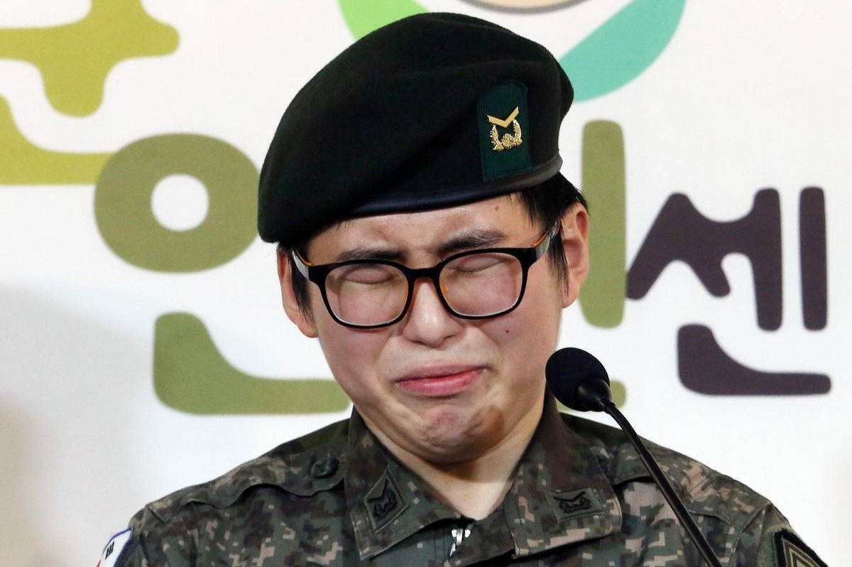 Han Quoc rung dong vi cai chet cua binh si chuyen gioi dau tien hinh anh