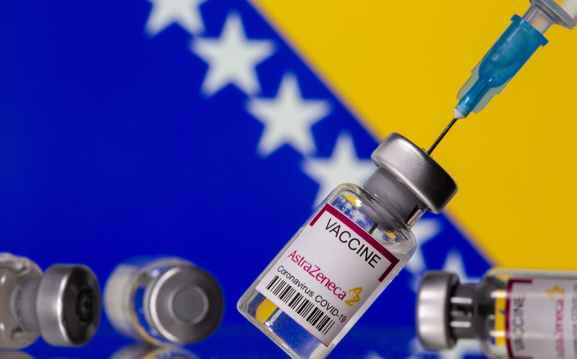 Indonesia ngung su dung vaccine Covid-19 cua AstraZeneca hinh anh