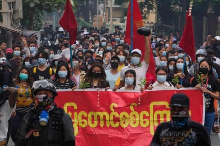 Hon 320 nguoi bieu tinh thiet mang ke tu khi binh bien Myanmar no ra hinh anh