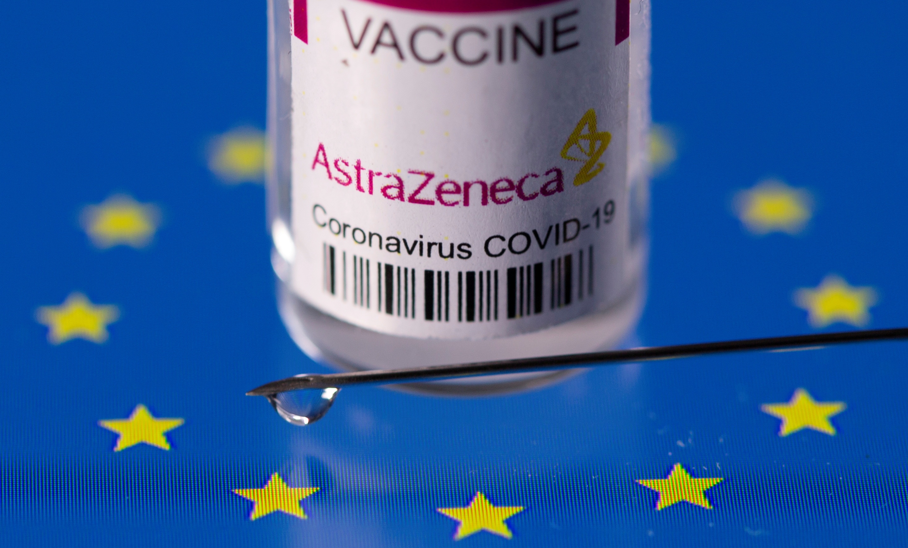 EMA: AstraZeneca co the co lien he voi chung dong mau hinh anh