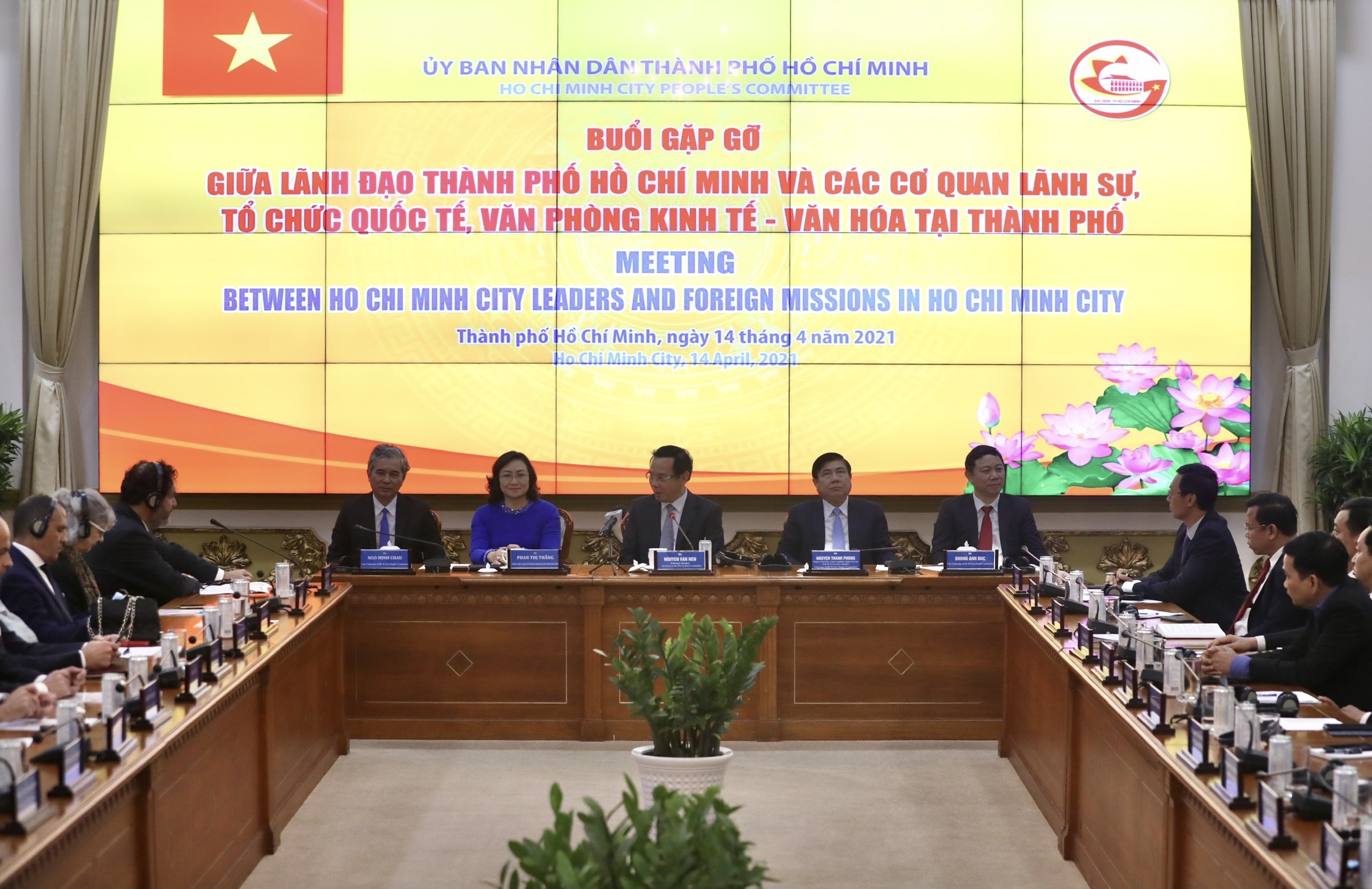 TP.HCM tiep doan ngoai giao anh 2