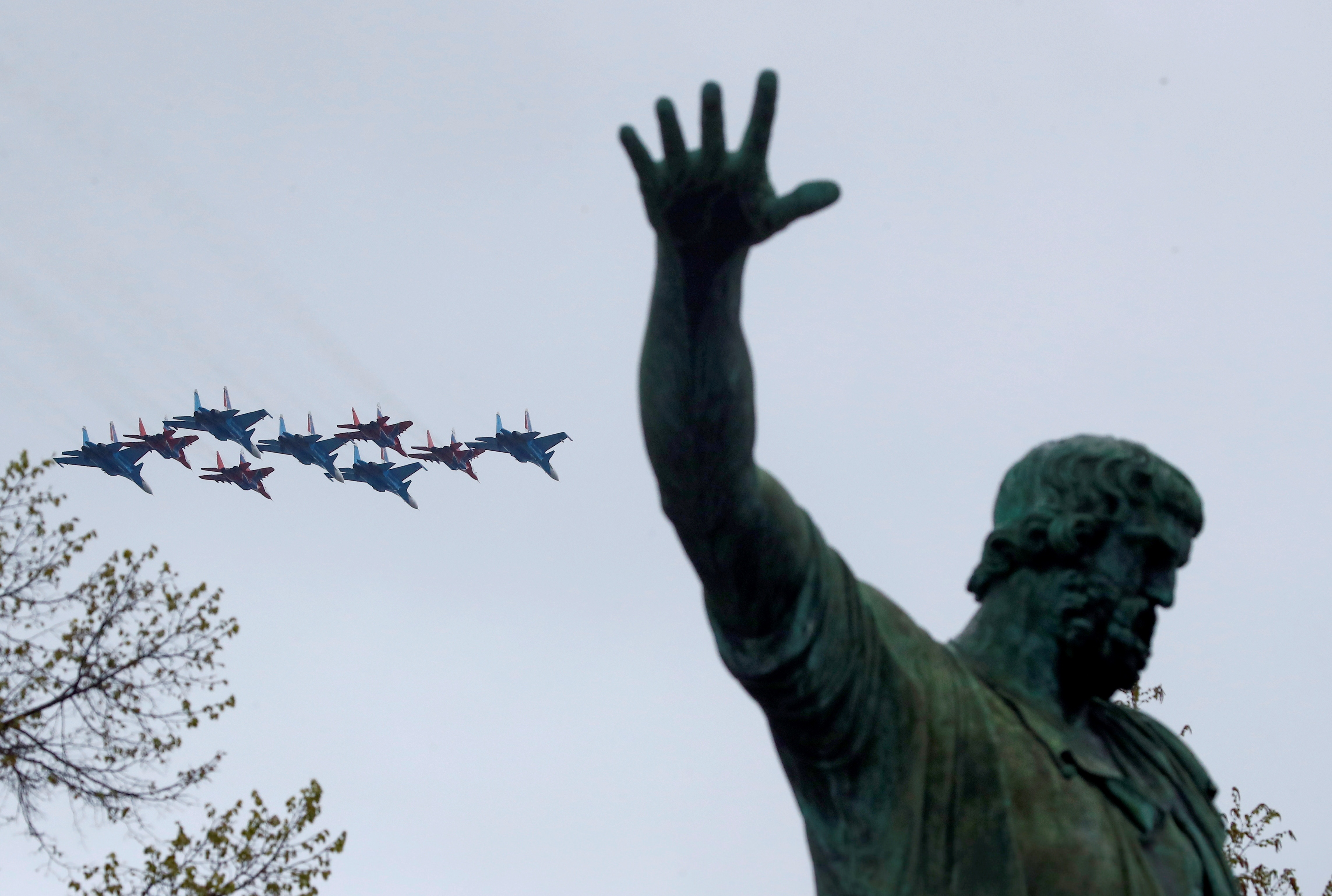 Nga duyet binh anh 3