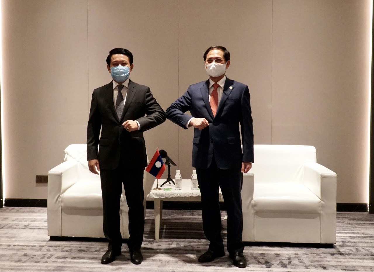 Bui Thanh Son gap Saleumxay Kommasith anh 1