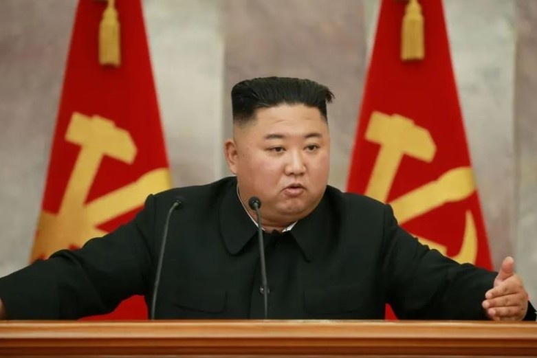 Kim Jong Un giam can anh 1