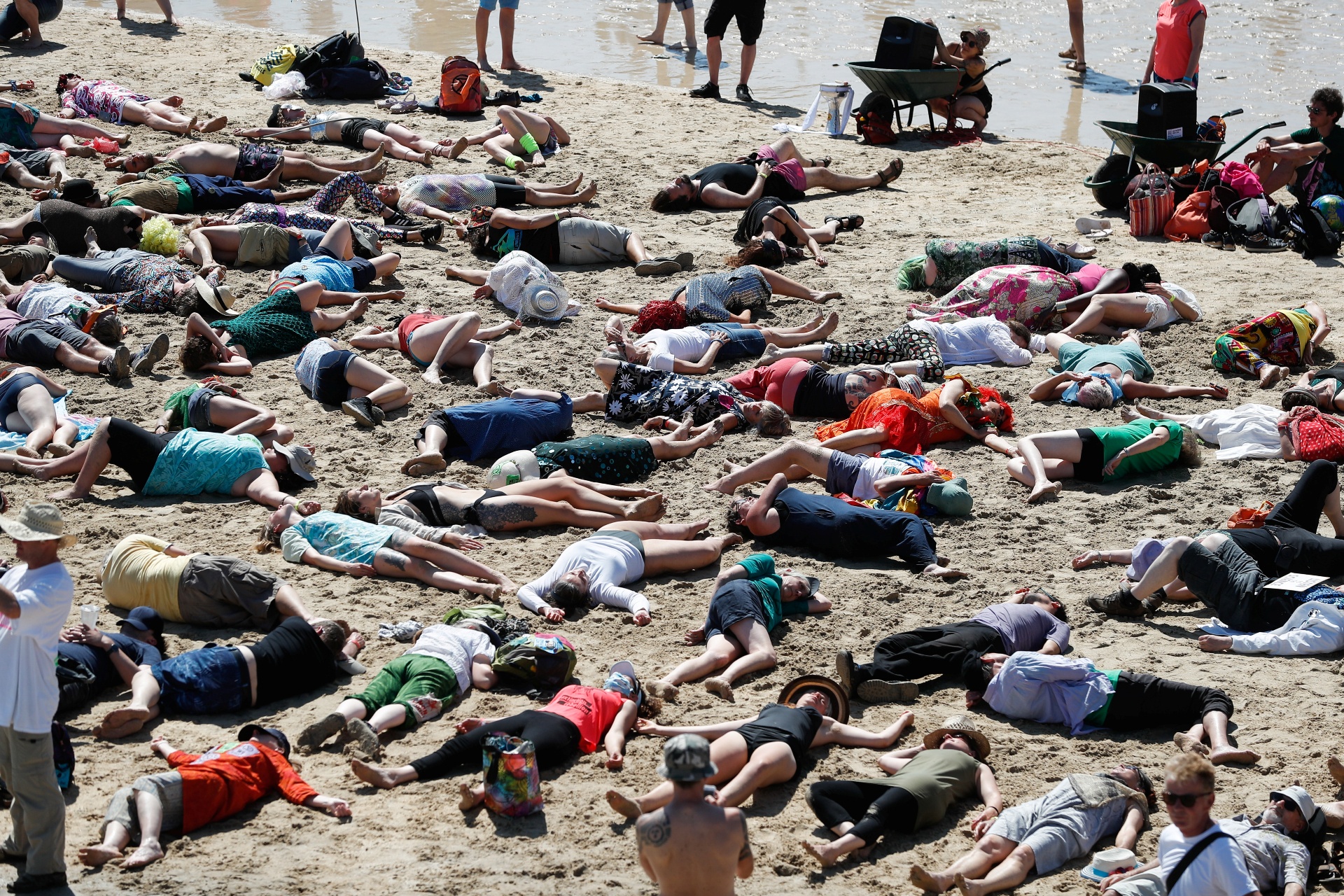 bieu tinh hoi nghi G7 anh 2