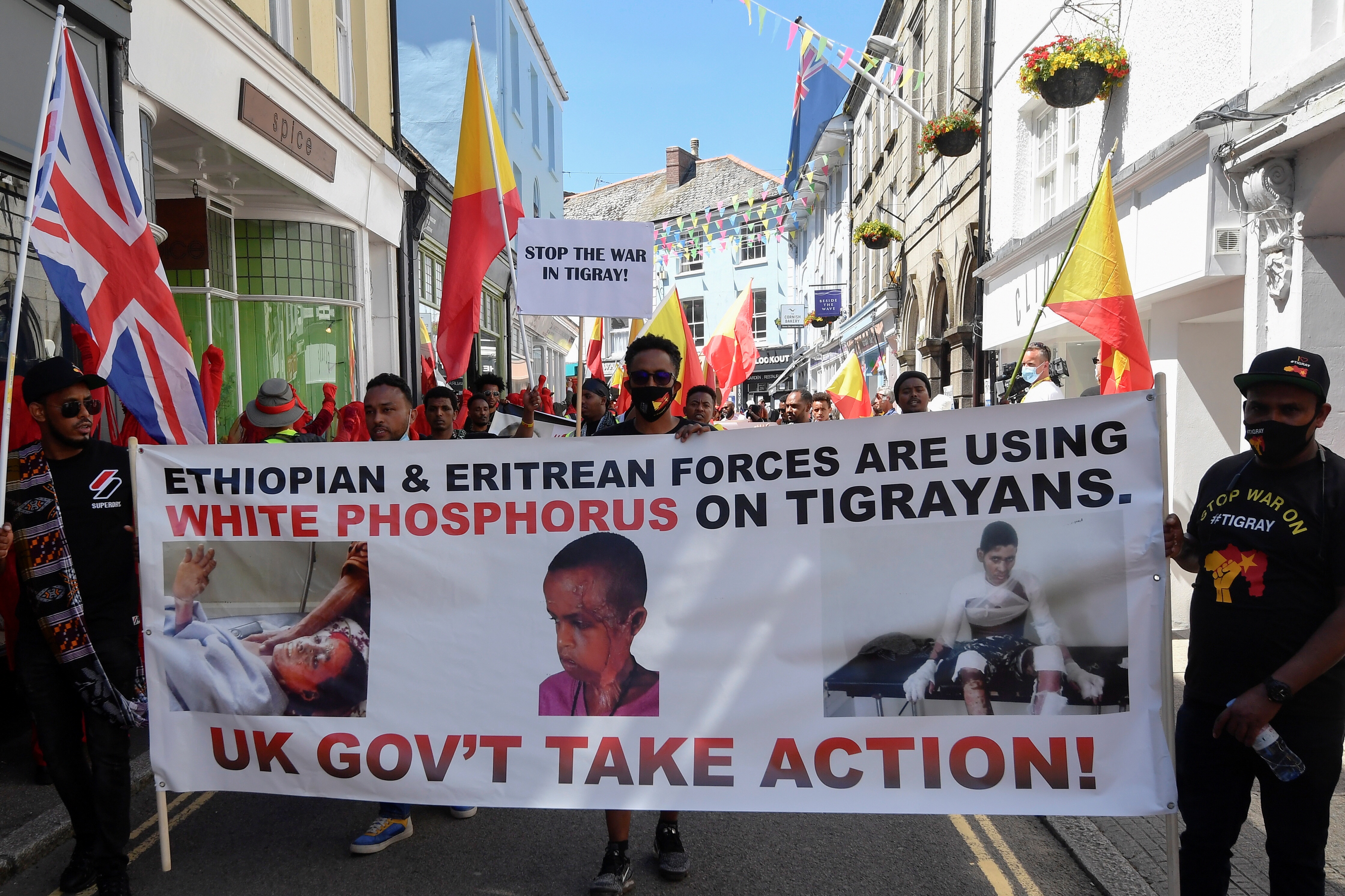 bieu tinh hoi nghi G7 anh 5