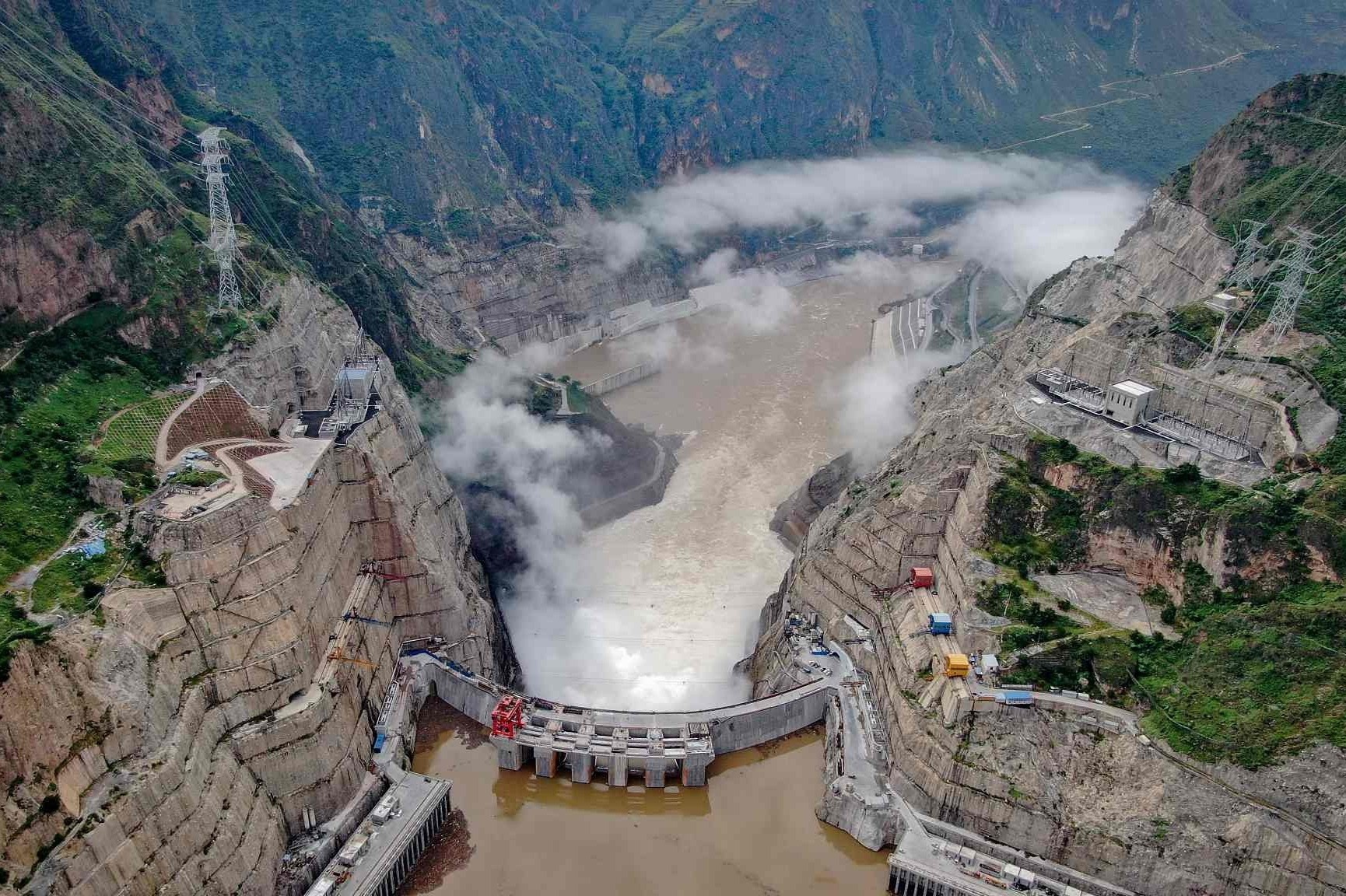 Nha may thuy dien khong lo cua Trung Quoc di vao hoat dong hinh anh