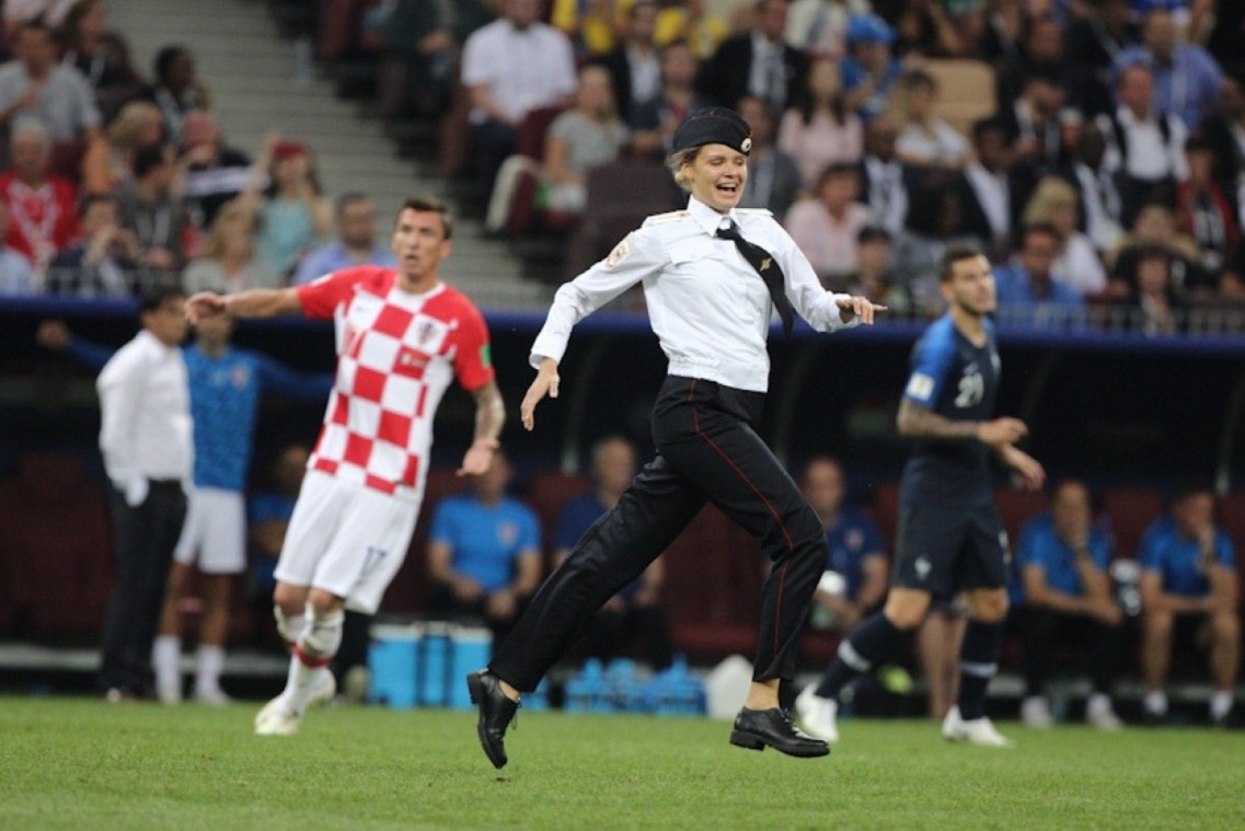 Nhom pha binh tran chung ket World Cup 2018 len ke hoach cho nam nay hinh anh