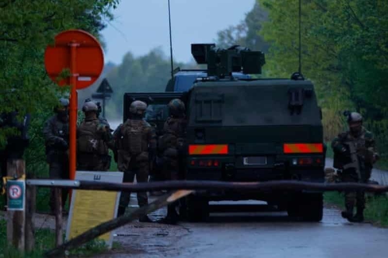 Canh sat Bi tim duoc thi the khi lung suc quan nhan mat tich hinh anh