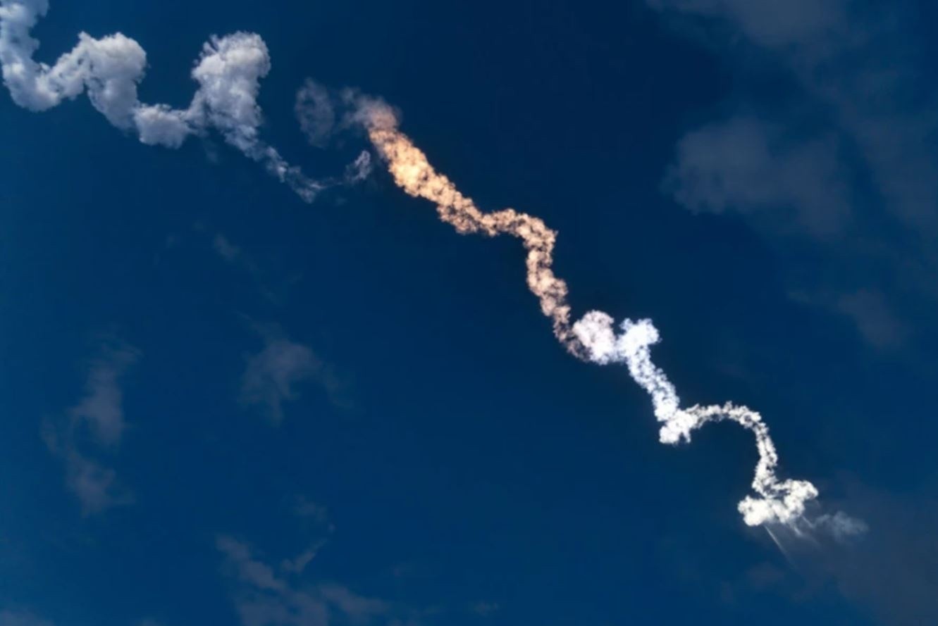 Ten lua roi gan can cu quan su My o Iraq hinh anh