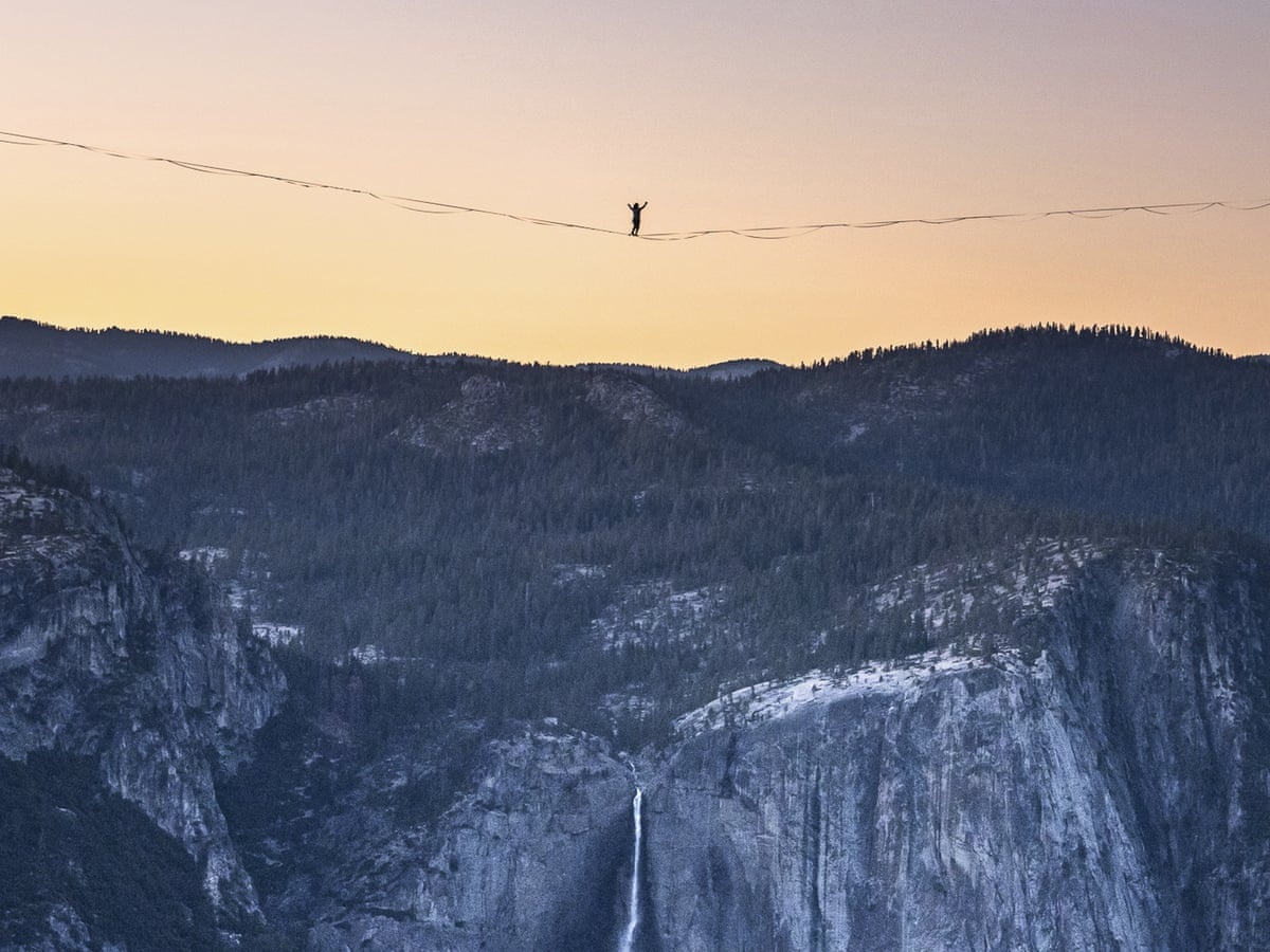 Hai anh em lap ky luc di day tren khong o California hinh anh