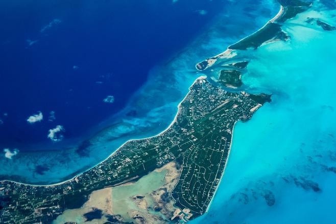 Phat hien 20 thi the tren thuyen o lanh hai cua Anh hinh anh