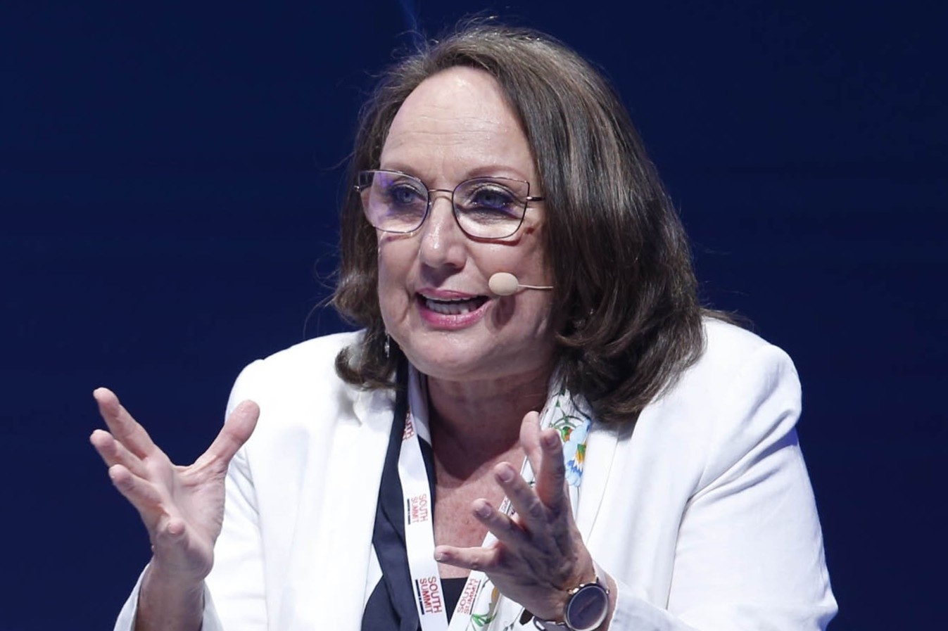 Nuoc giau nen mo kho vaccine du thua de giai cuu diem nong Covid-19 hinh anh