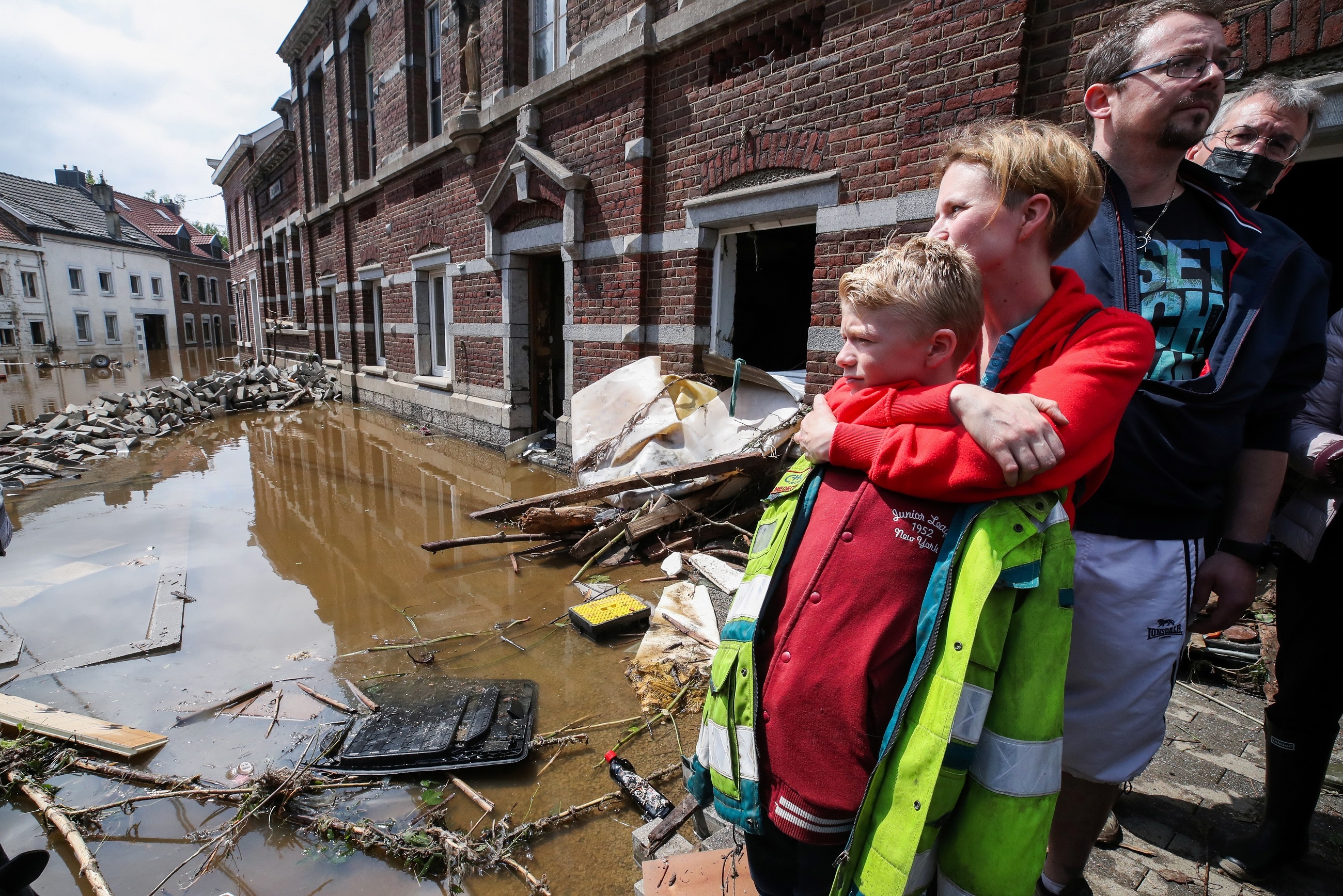 Thu tuong Pham Minh Chinh tham hoi tinh hinh mua lu o Bi hinh anh