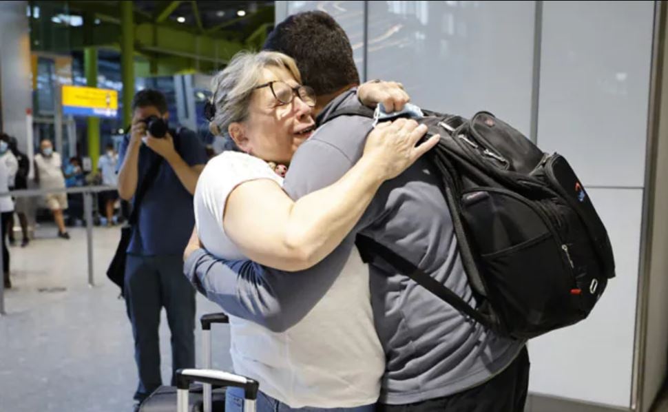 Anh noi lai chuyen bay anh 1