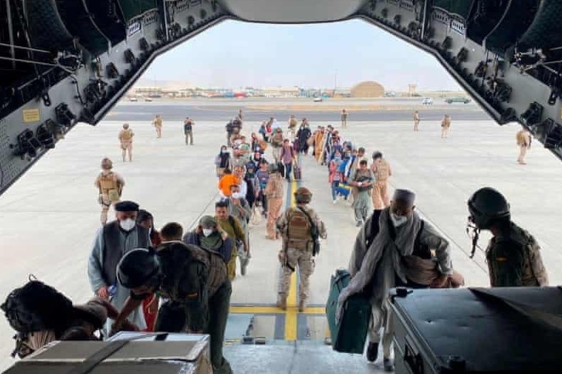 Nhan vien bao ve Dai su quan Anh o Kabul se duoc so tan hinh anh