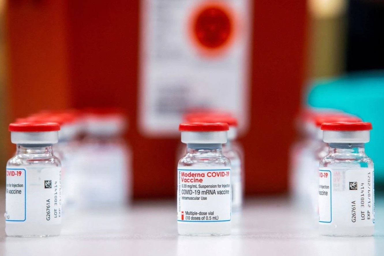 Moderna co the tiep tuc san xuat vaccine sau su co lan tap chat hinh anh