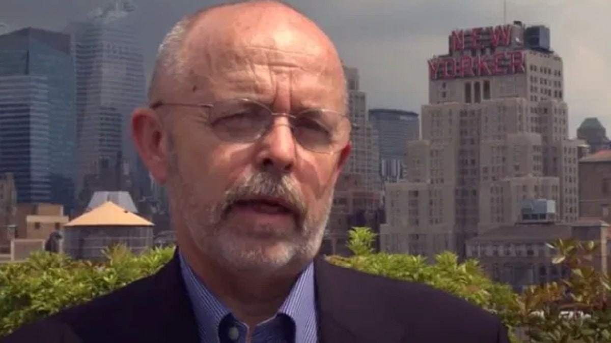 nguoi dan ong roi 11/9 anh 1