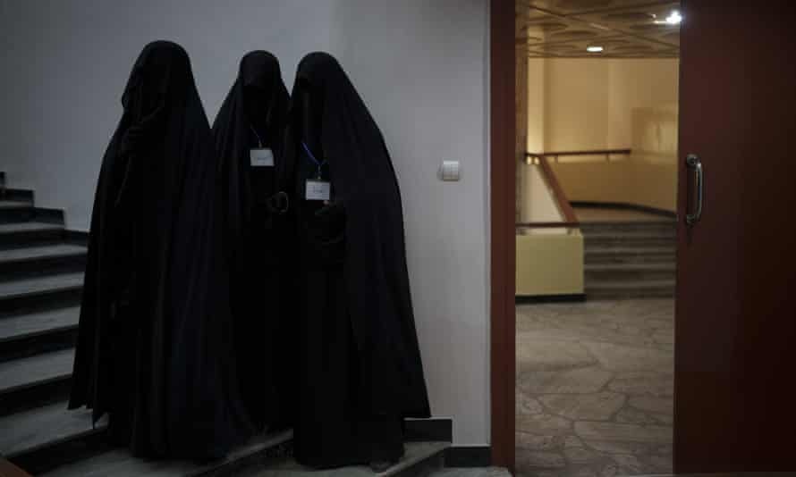 Taliban lai doi quy dinh ve nu sinh dai hoc hinh anh