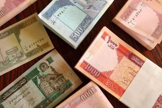 Reuters: Afghanistan can kiet tien mat tu truoc khi Taliban nam quyen hinh anh