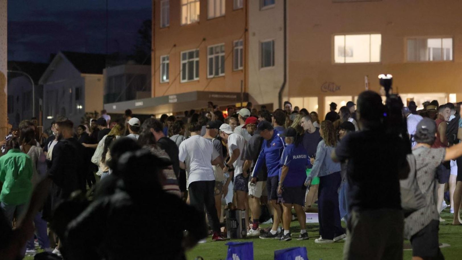 Sydney ngung gian cach anh 4