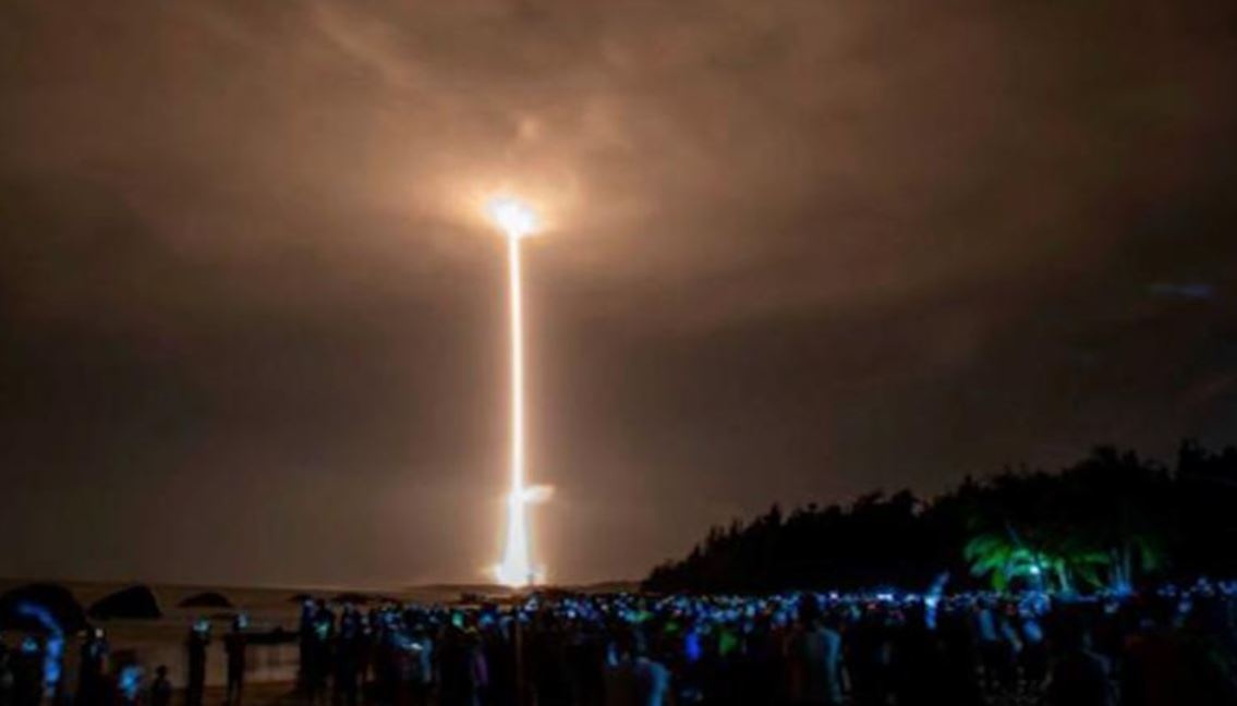 chay dua vu khi sieu vuot am anh 1