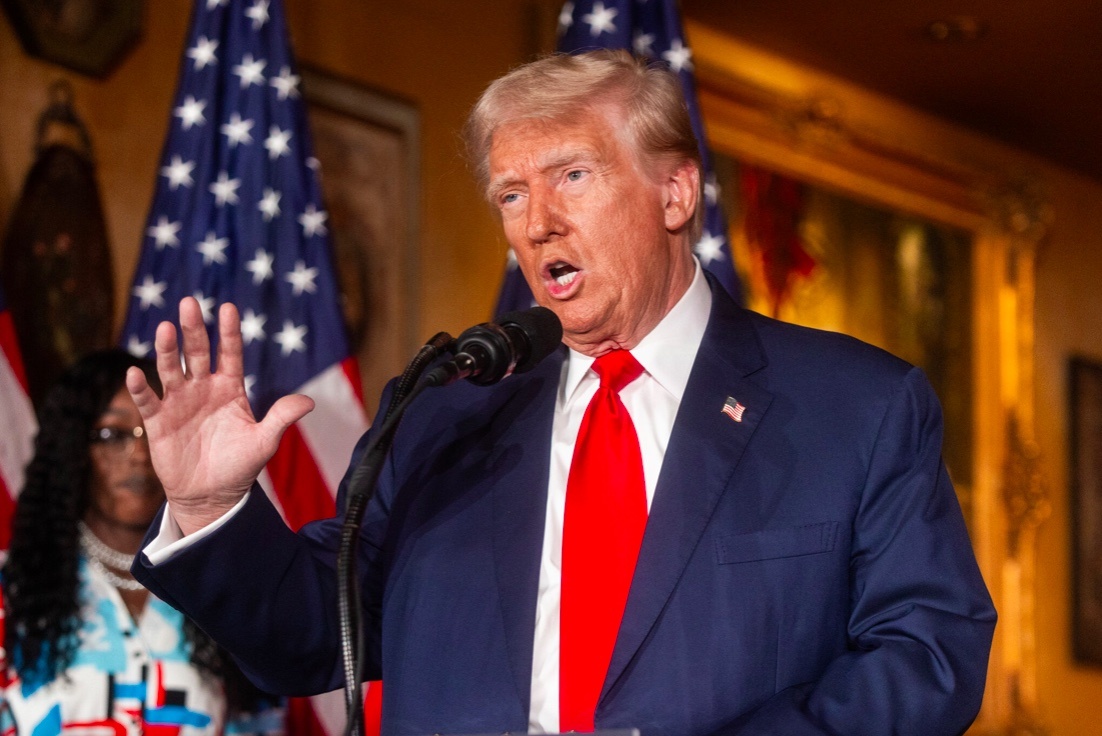 tong thong,  bau cu,  tranh cu,  Kamala Harris,  Donald Trump,  Michigan anh 1