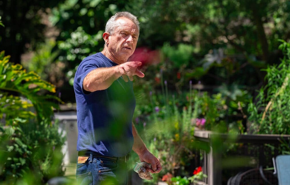 Kennedy chat dau ca voi anh 1