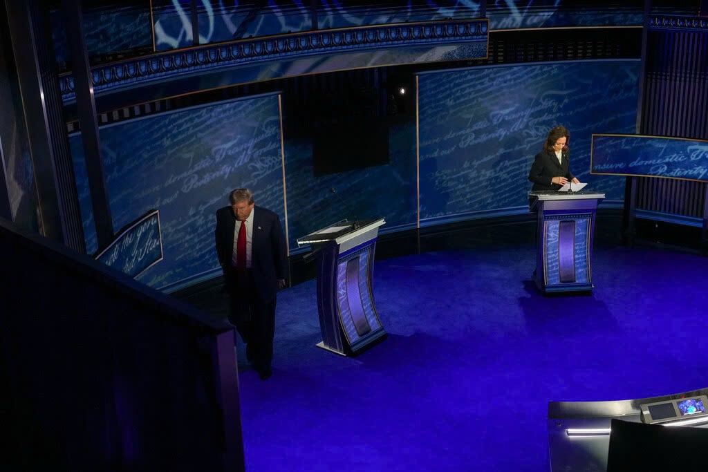 tranh luan Trump Harris anh 7