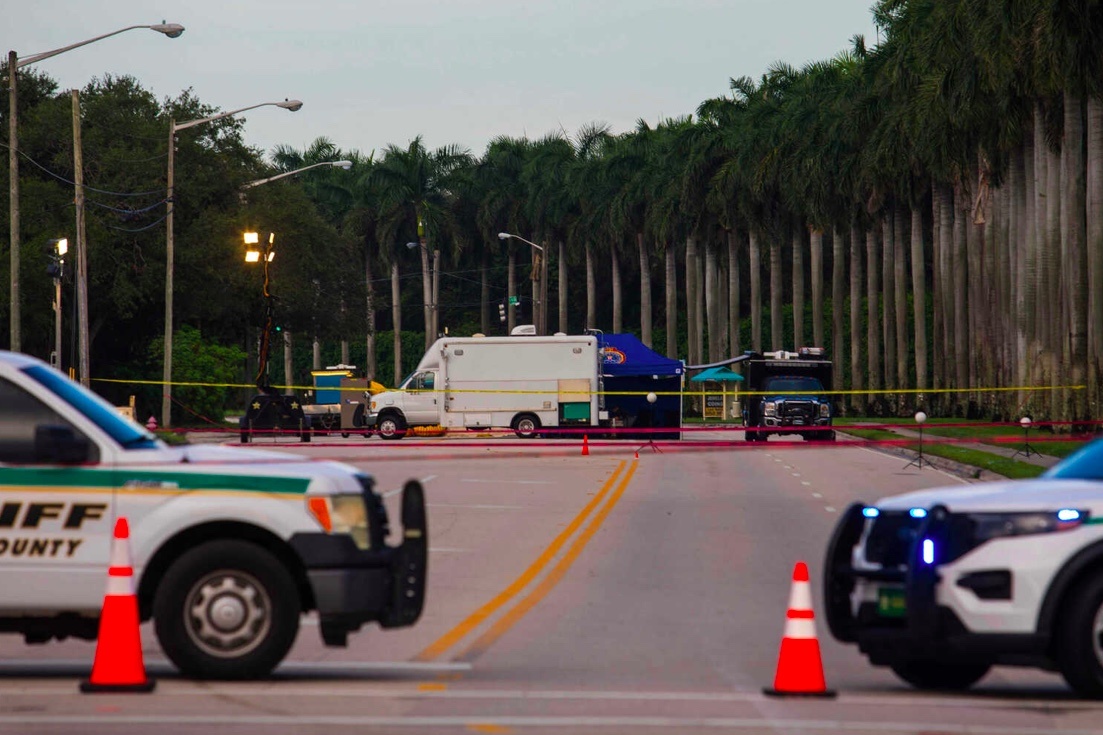 am sat Donald Trump anh 1