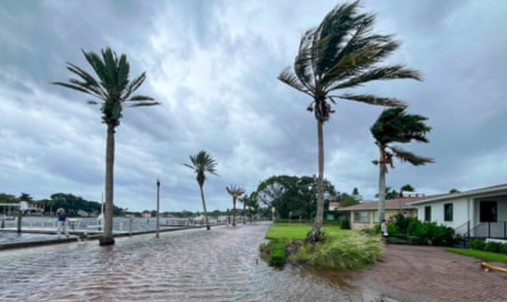 Bao Helene tang cap manh thanh bao cap 4 truoc khi do bo dat lien hinh anh