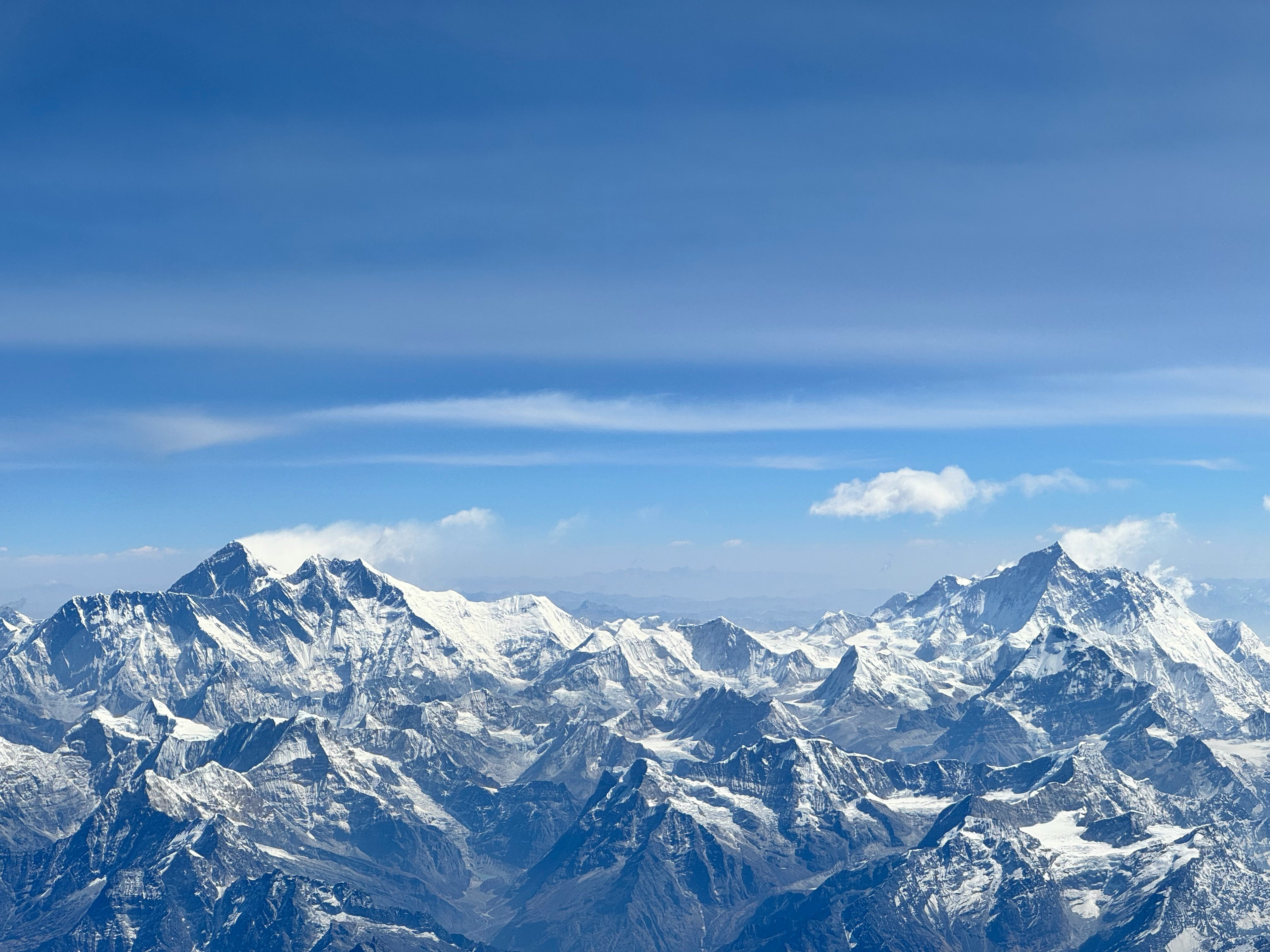 Phat hien dinh Everest cao len hinh anh