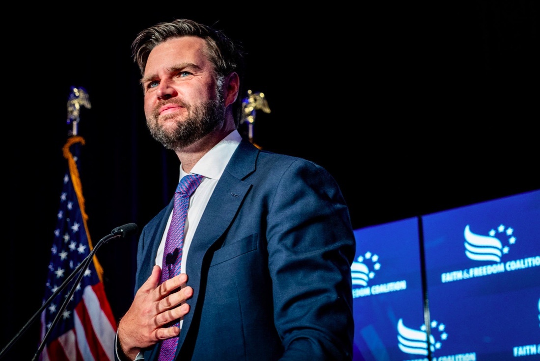 'Pho tuong' ne tranh cau hoi ve that bai cua ong Trump hinh anh