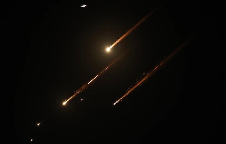 Ngoai truong Iran canh bao Israel hinh anh