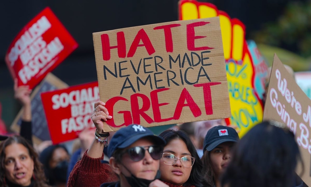 Bieu tinh no ra nhieu noi o My hinh anh