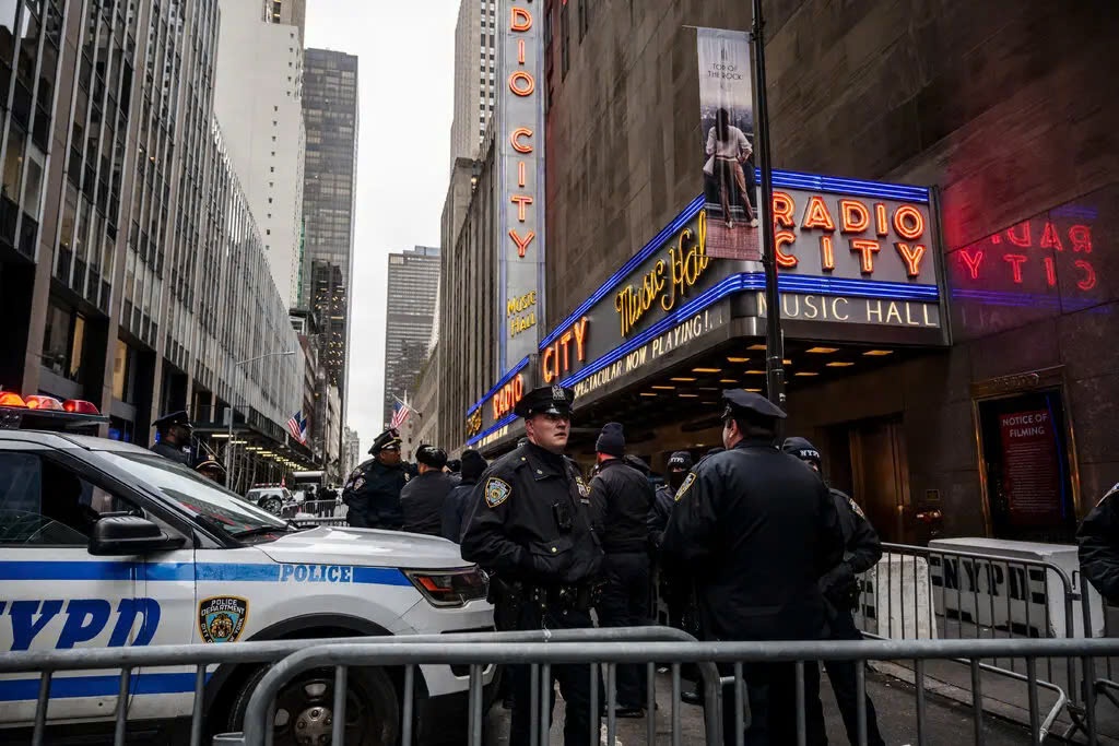 Vien dan khac chu trong vu CEO UnitedHealthcare bi am sat hinh anh