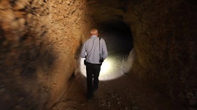 Can canh duong ham thoat hiem trong tu dinh tong thong Syria hinh anh