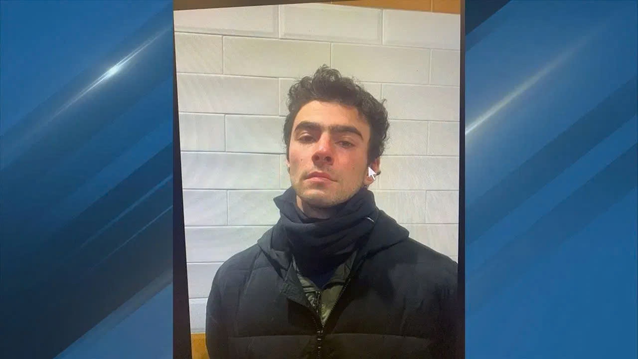 Nghi pham am sat CEO UnitedHealthcare lan dau xuat hien truoc toa hinh anh