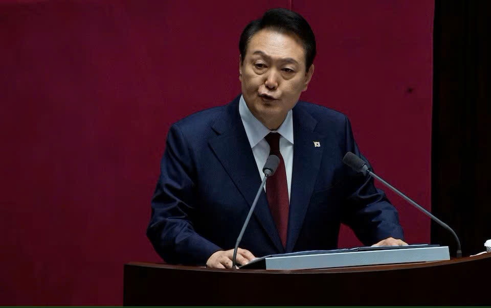 Tong thong Yoon Suk Yeol khong du phien dieu tran luan toi dau tien hinh anh