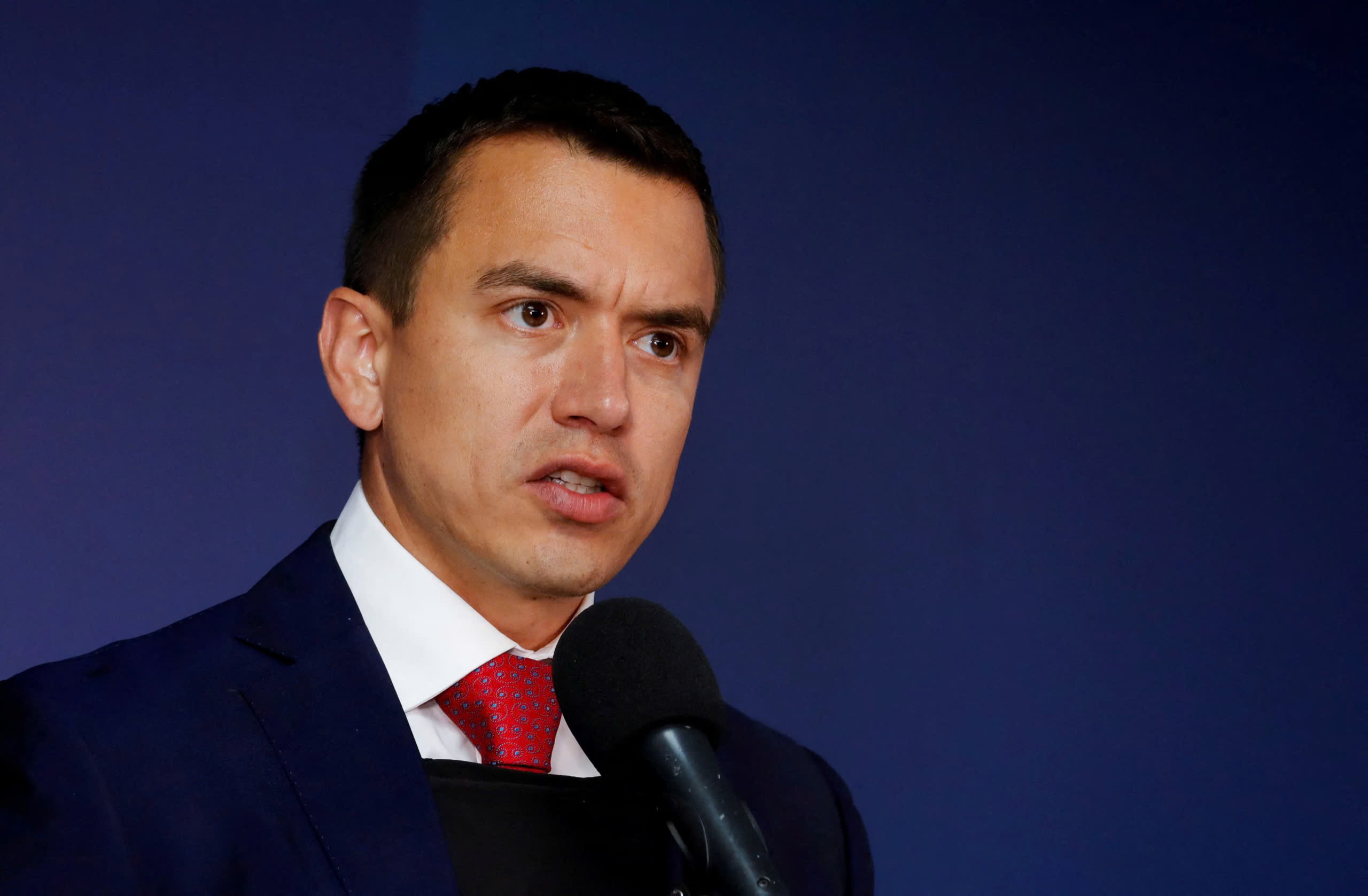 Ecuador bat ngo ap thue quan 27% voi hang hoa Mexico hinh anh