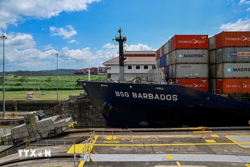 Panama bac tin mien phi cho tau My di qua kenh dao hinh anh