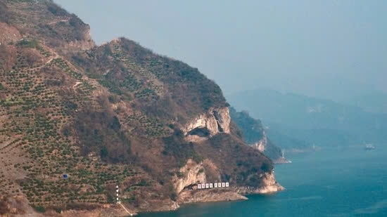 Vach nui giong chu cho khien dan mang Trung Quoc phat sot hinh anh