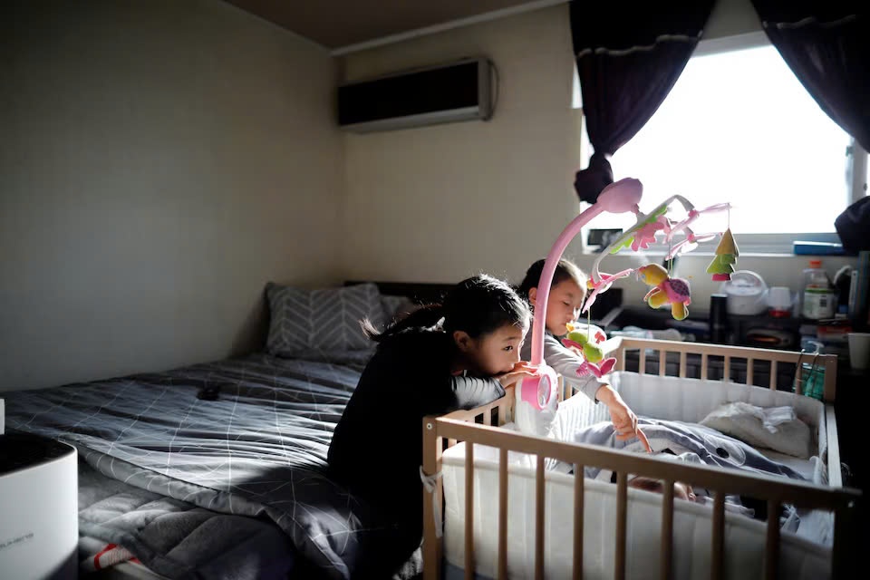 Ty le sinh o Han Quoc lan dau tien tang trong gan mot thap ky hinh anh