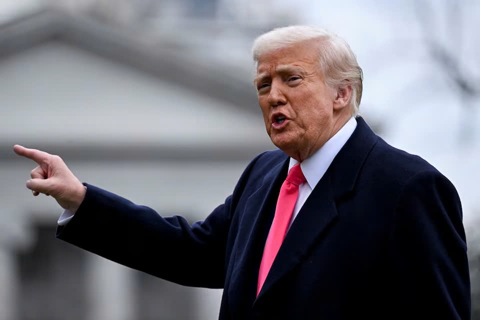 Ong Trump gia tang ap luc thue quan voi Trung Quoc hinh anh