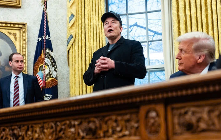 Elon Musk lai khien Washington chao dao voi email moi hinh anh