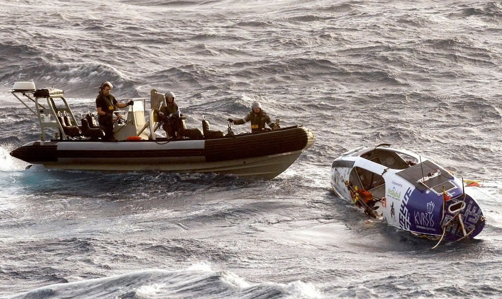 Tay cheo vuot dai duong lac vao tam bao nhiet doi hinh anh