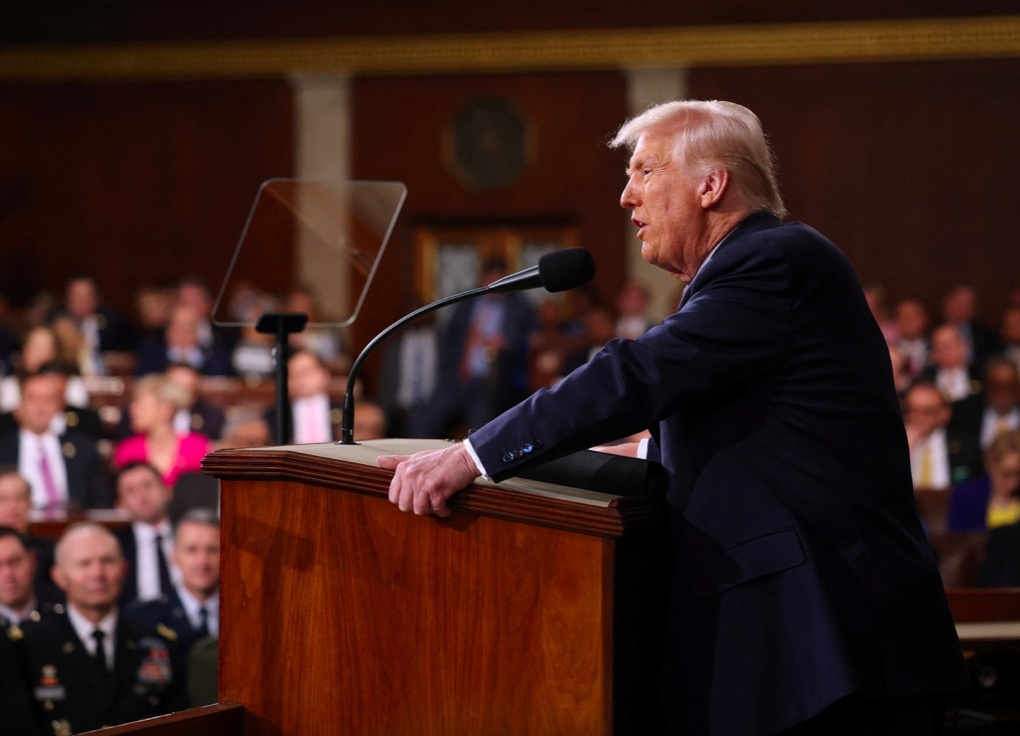 Donald Trump phat bieu anh 1