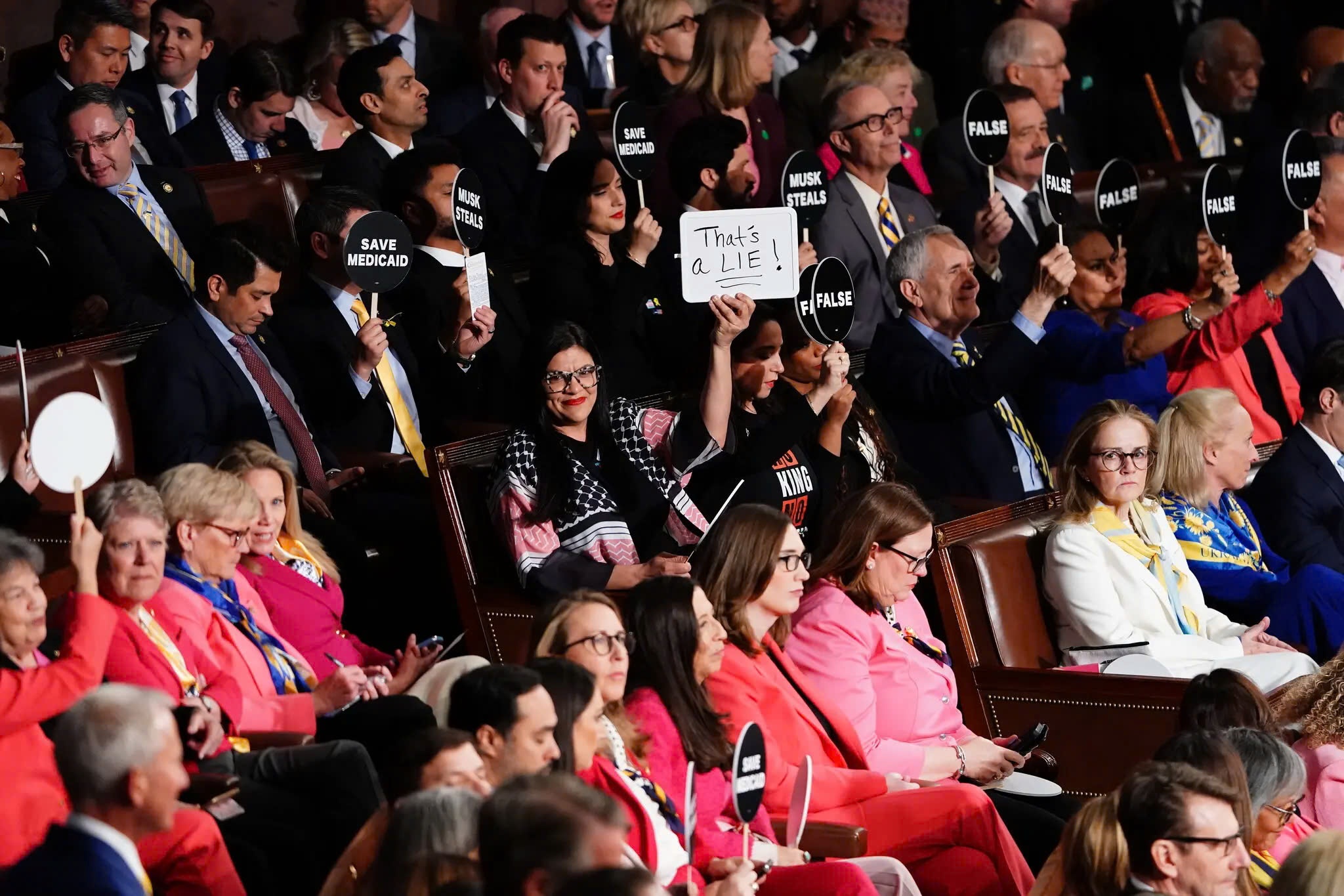 Donald Trump phat bieu anh 4